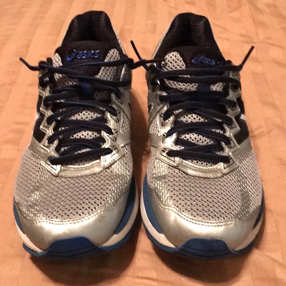 ASICS - Picture 2 of 4